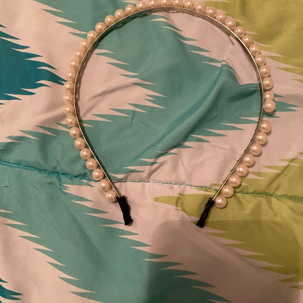Pearl headband